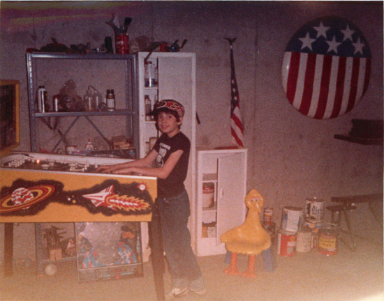 me-playing-pinball-1984-small.jpg
